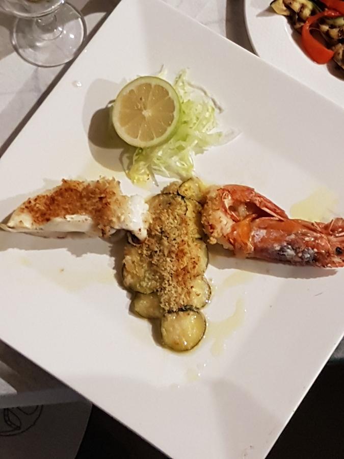 Hotel Lory & Ristorante Ferraro 첼라노 외부 사진